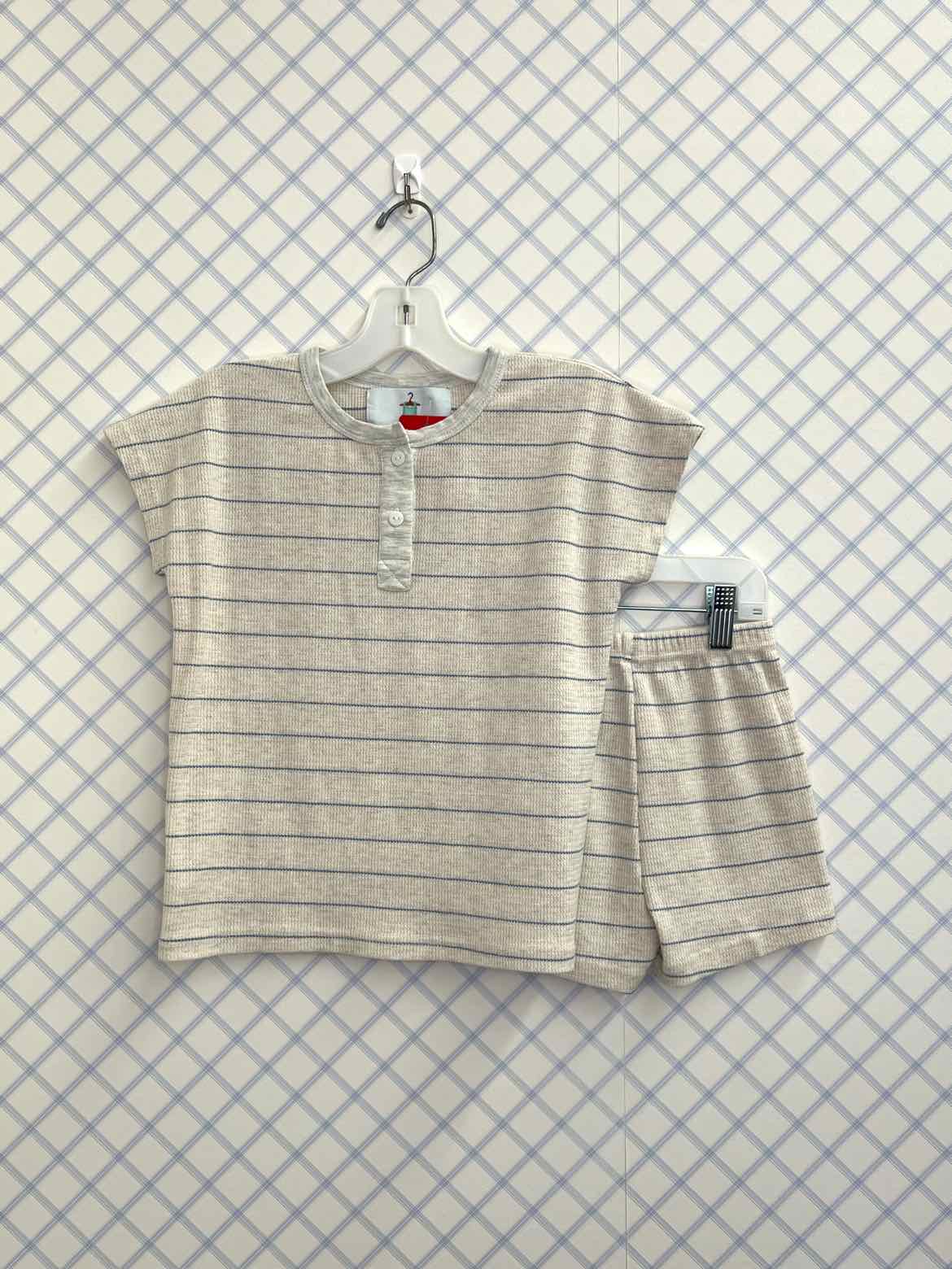 Boutique Child Size 6/7 Outfits