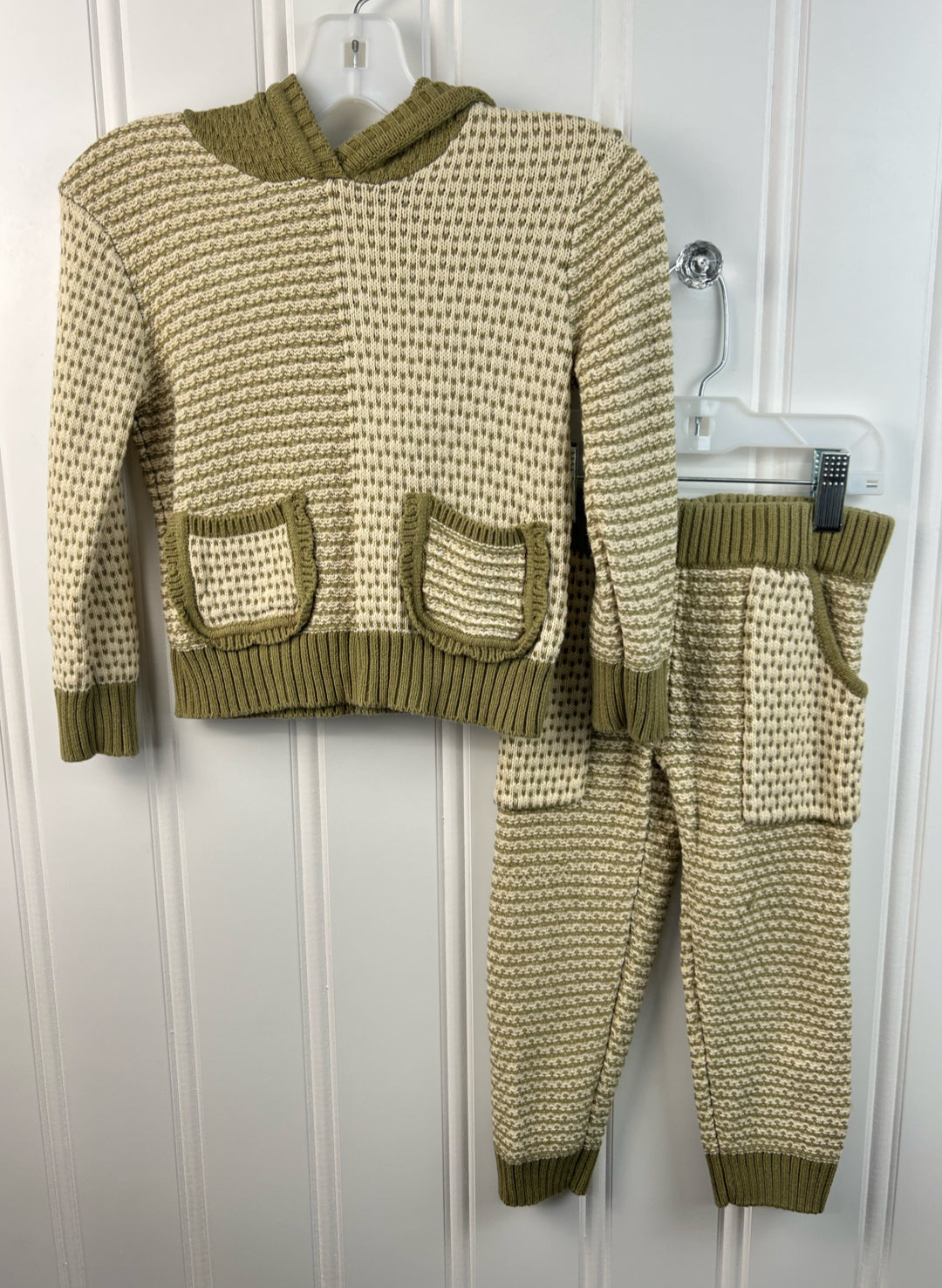 Finding Foxtail Child Size 3T Outfits