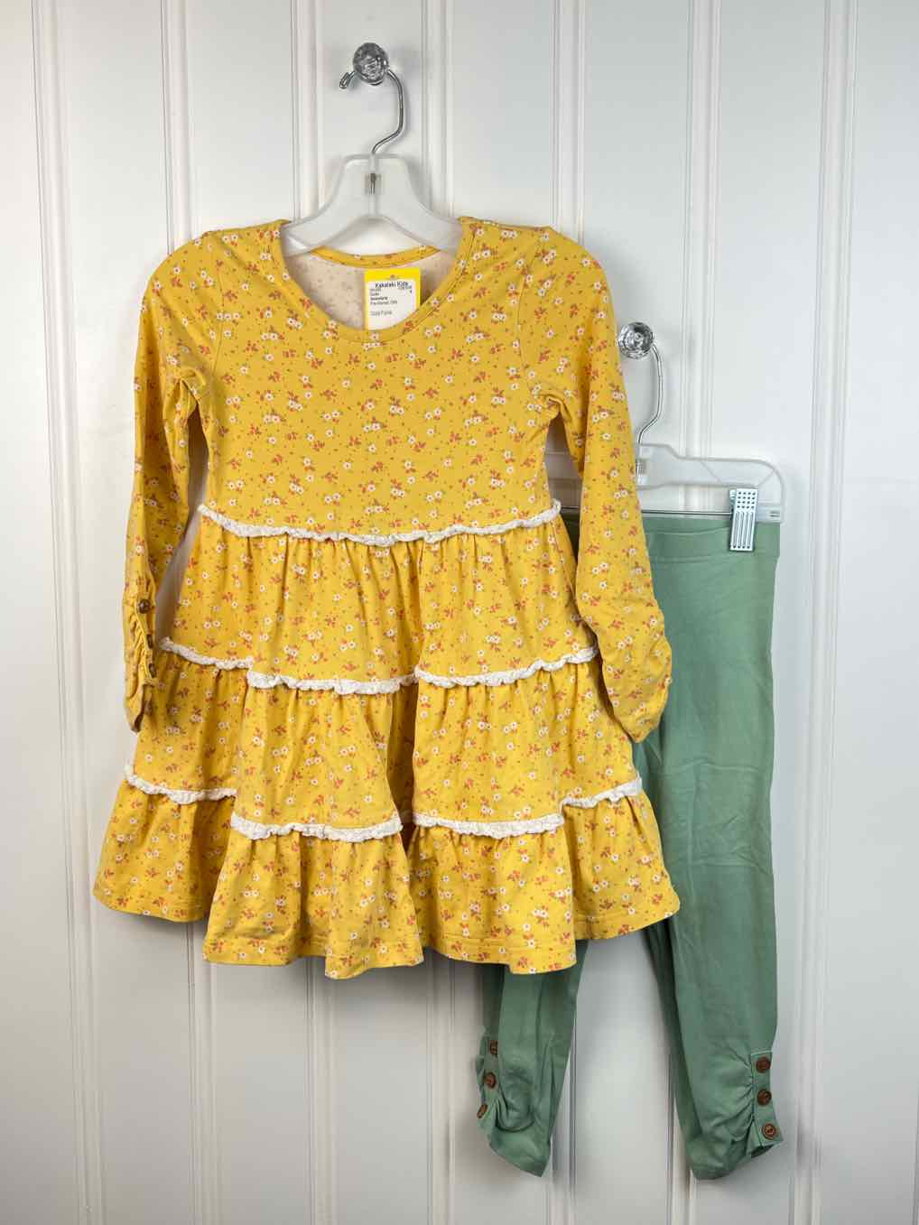 Serendipity Child Size 4/5 Outfits