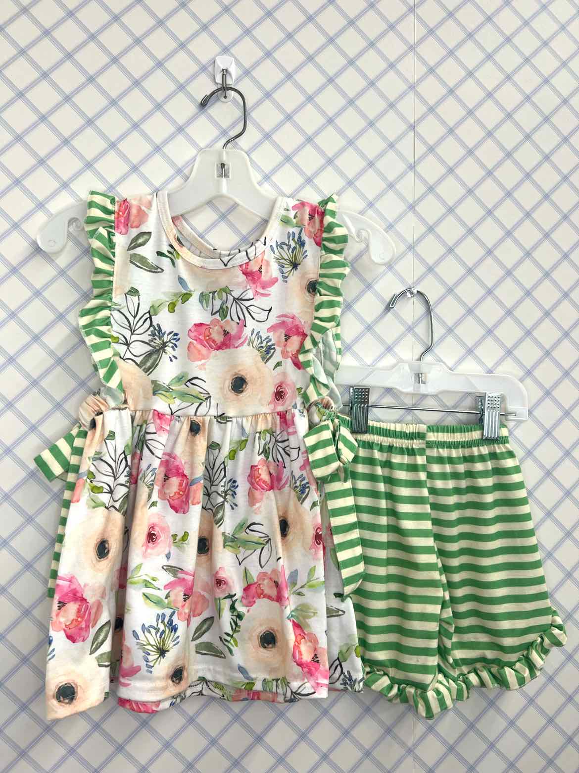 Boutique Child Size 4T Outfits