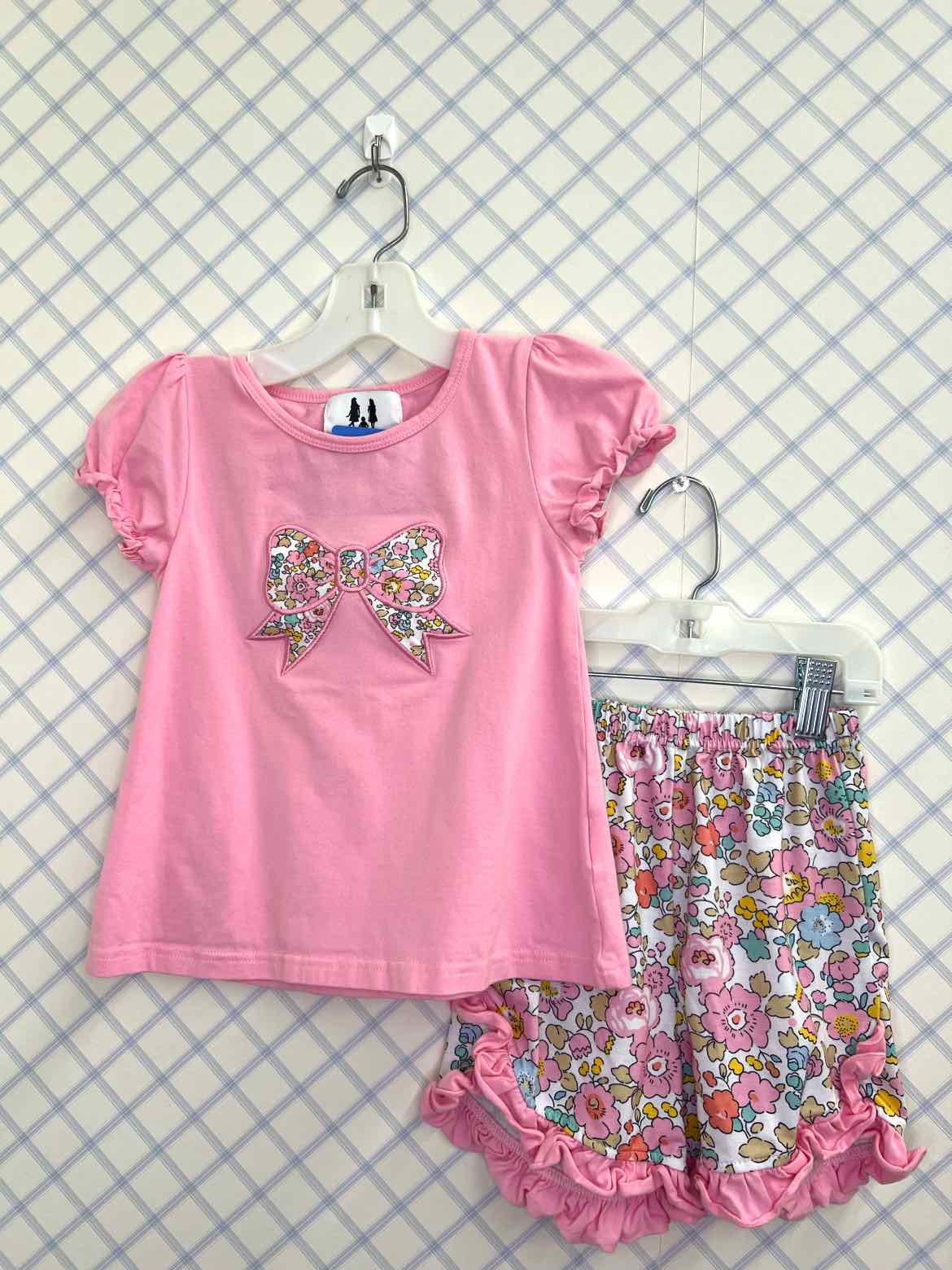 Boutique Child Size 4T Outfits