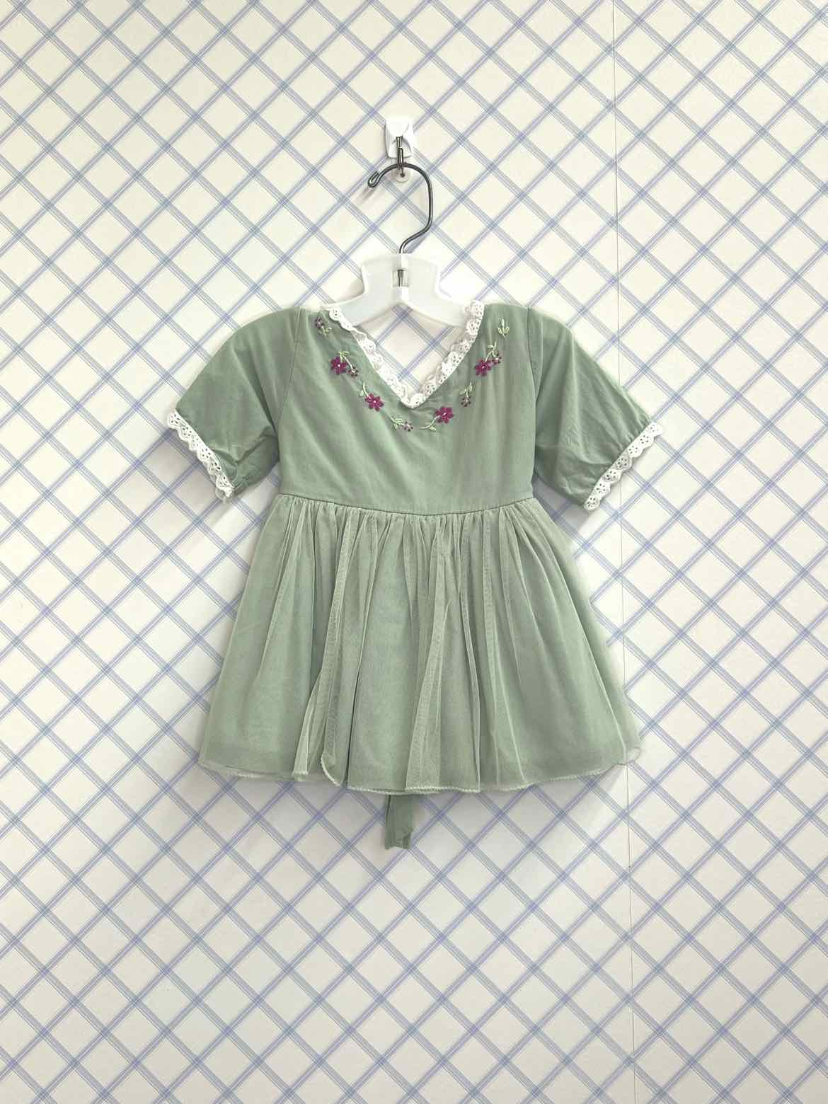 Well Dressed Wolf Child Size 12 Months Girls Dresses