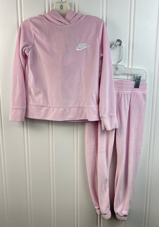 Nike Child Size 4T Outfits