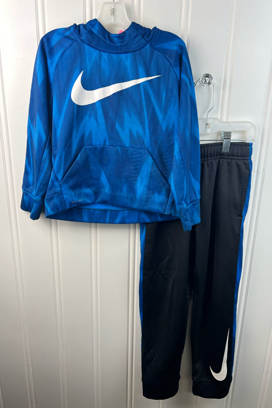 Nike Child Size 4T Outfits