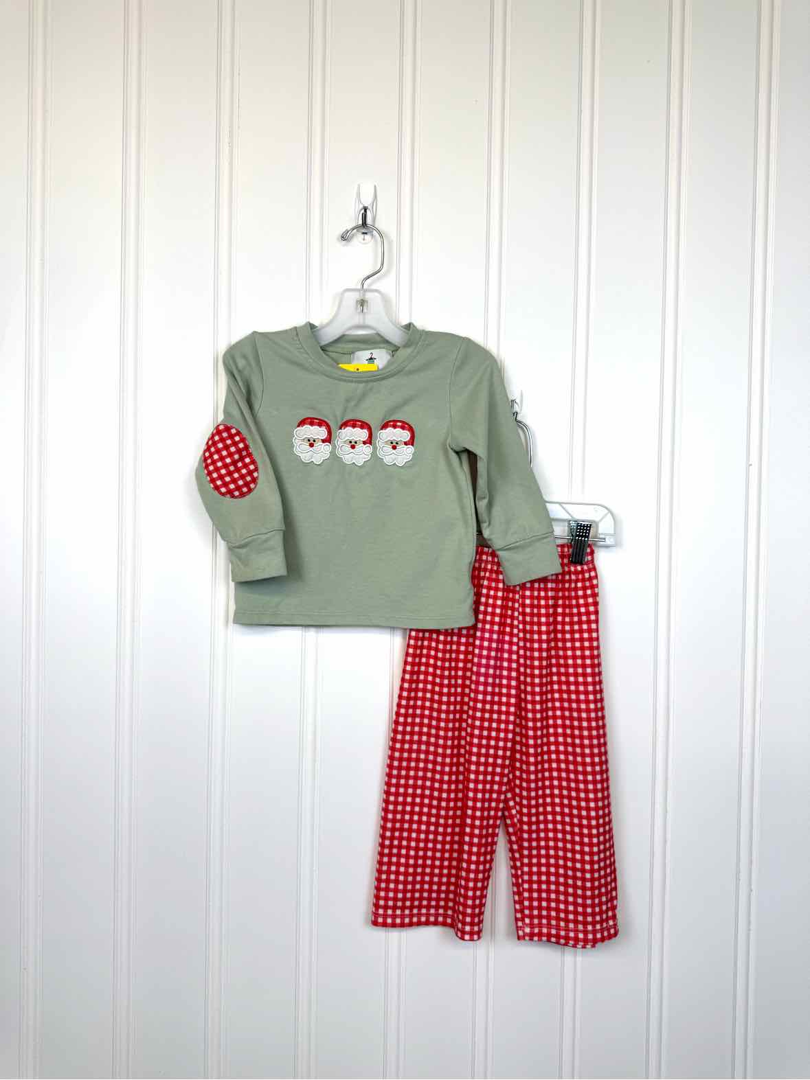 Thomas & Turner Child Size 12/18 months Outfits