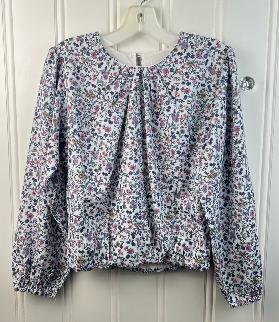 Pleat Child Size 10 Long Sleeve