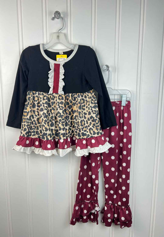 Boutique Child Size 4T Outfits