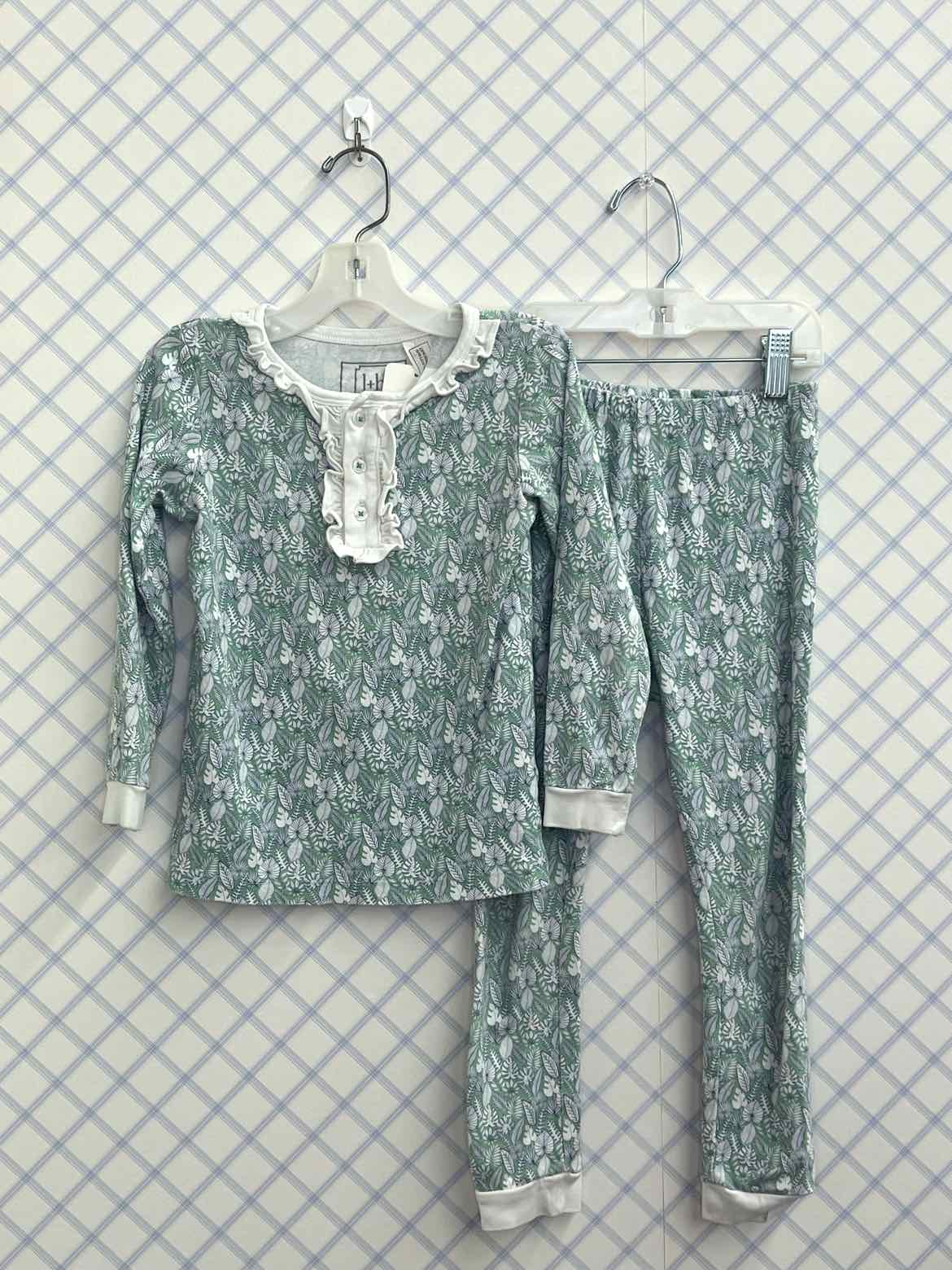 Lila &  Hayes Child Size 5 Pajamas