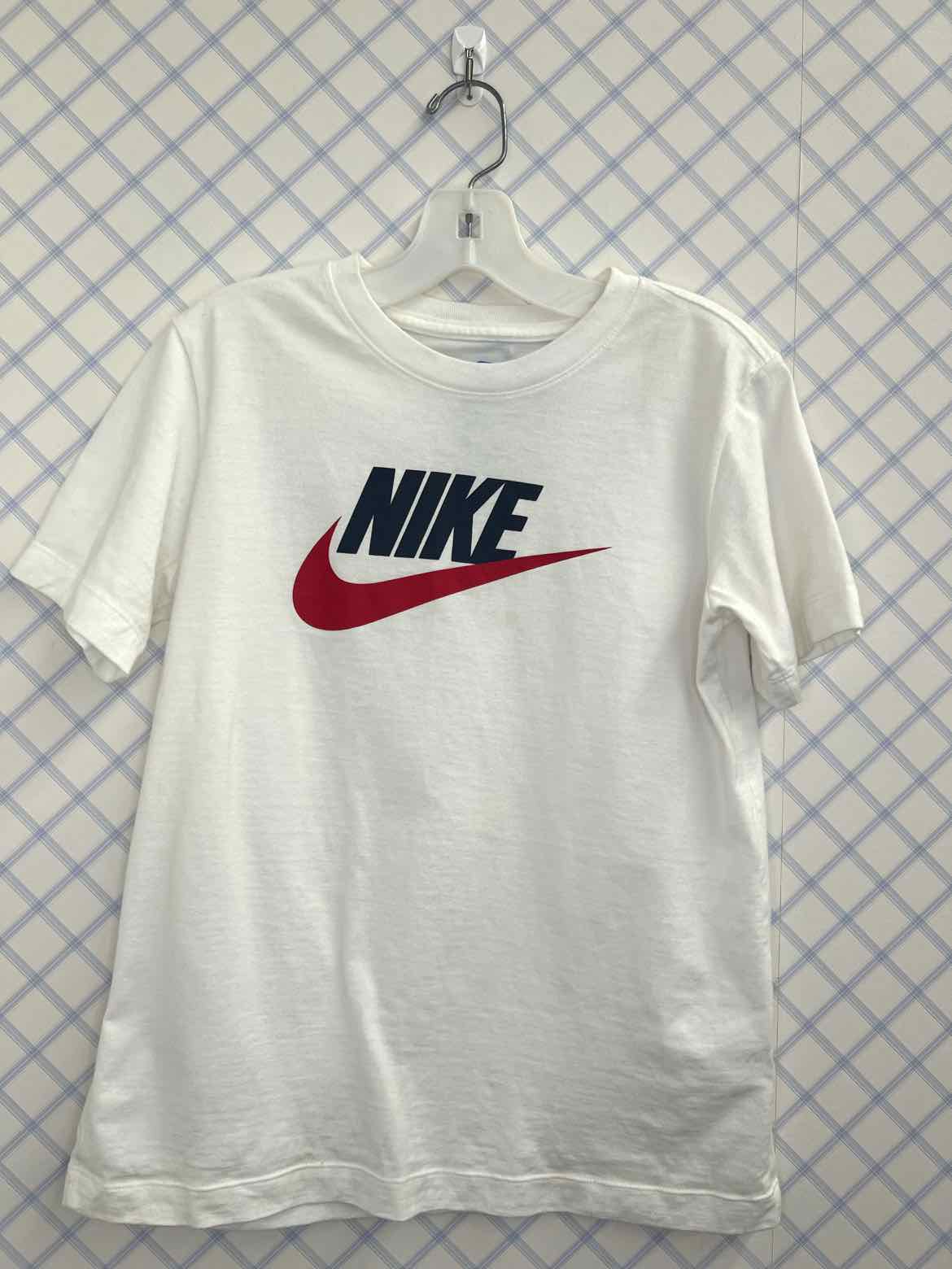 Nike Child Size M Short Sleeve