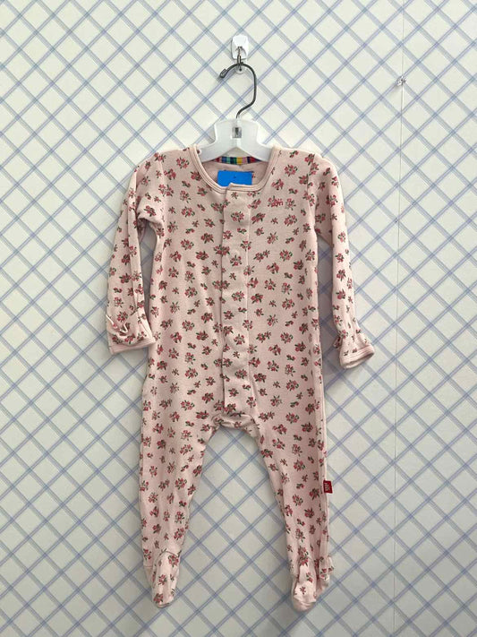 Magnetic Me Child Size 3/6 months Pajamas