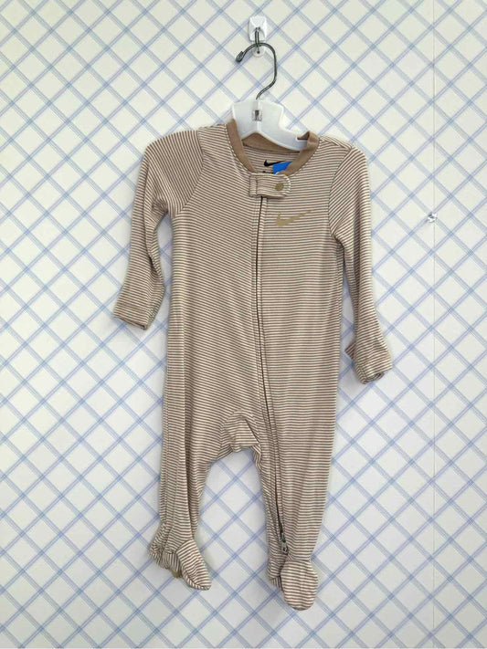 Nike Child Size 3 Months Pajamas